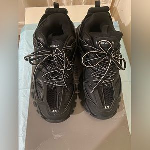Balenciaga men’s track sneakers in black